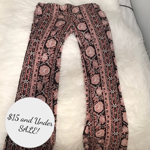 Billabong Pants - Billabong flowy print pants